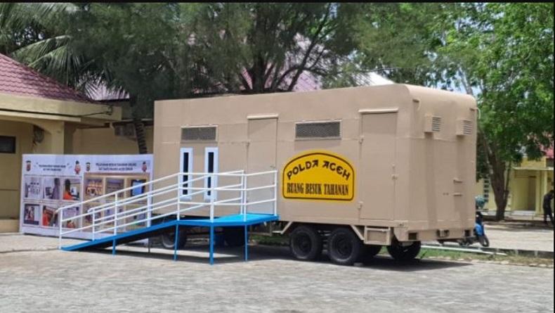 Unik, Mobil Polisi Jenis Caravan Bekas Ini Disulap Jadi Tempat Besuk Tahanan Online 