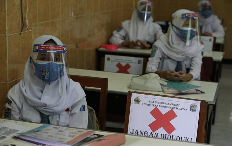 Cerita Bahagia Siswa di Jateng Akhirnya Bisa Kembali Sekolah setelah Setahun Daring