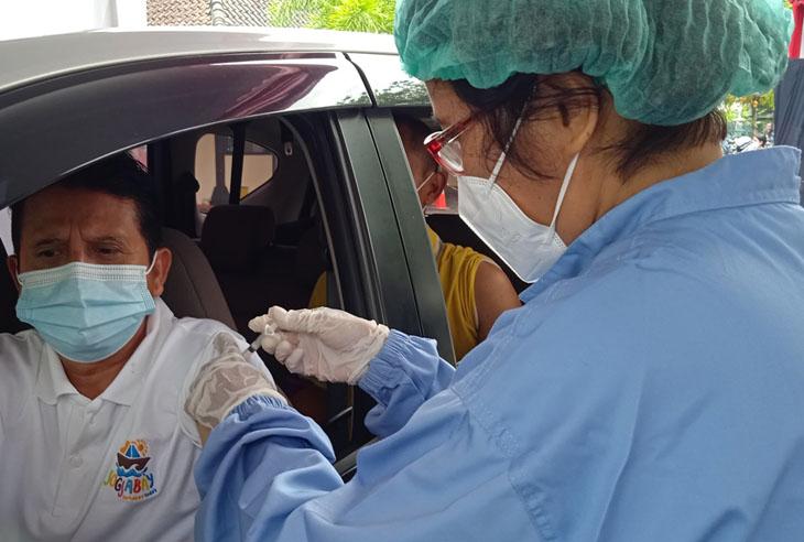 Ribuan Pelaku Wisata di Yogyakarta Divaksin Covid-19 dengan Metode Drive Thru