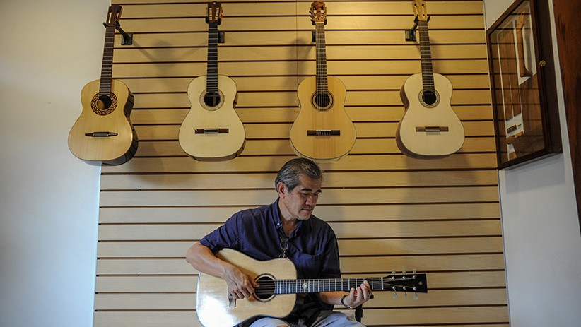 Gitar Akustik Buatan Bandung Tembus Pasar Ekspor hingga Amerika - Bagian 1