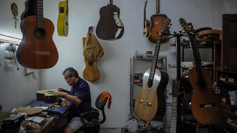 Gitar Akustik Buatan Bandung Tembus Pasar Ekspor hingga Amerika - Bagian 2