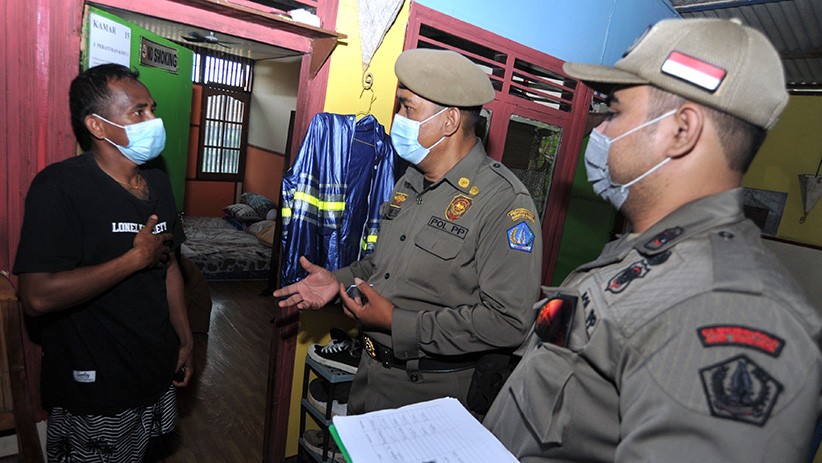 Antisipasi Jaringan Teroris Masuk, Petugas Periksa Identitas Penduduk di Bali - Bagian 1