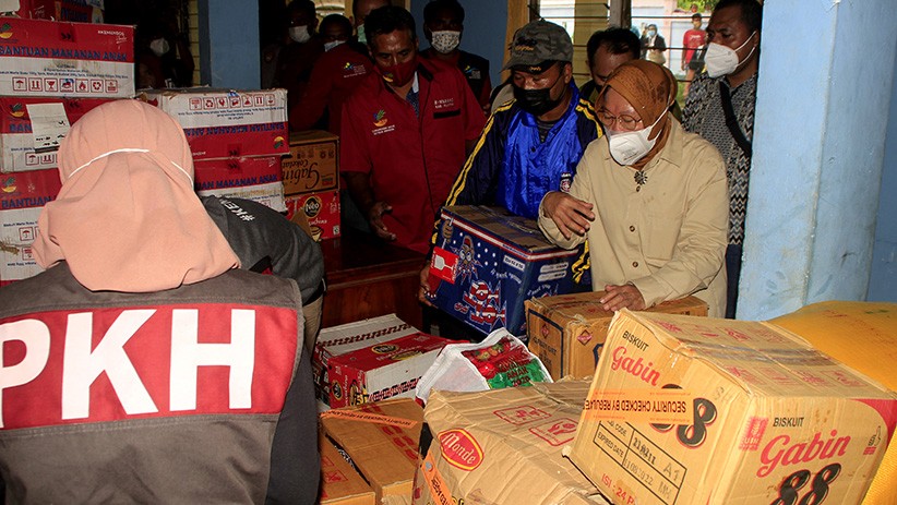 Mensos Tri Rismaharini Terjun Langsung Cek Lokasi Banjir Bandang NTT - Bagian 3