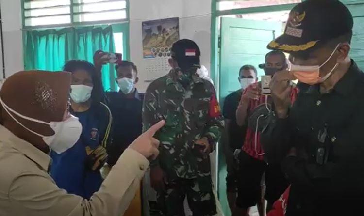 Mensos Risma Marah-Marah saat Tinjau Korban Bencana di Flores Timur NTT