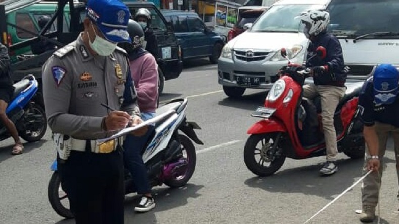 Tragis, Mahasiswi Tewas Terlindas Truk di Cimahi setelah Gagal Menyalip