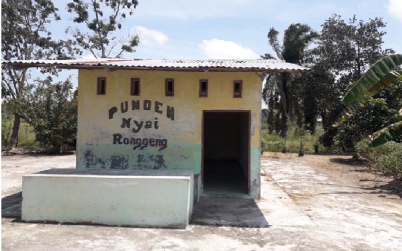title Terkenal Mistis, Makam Nyai Ronggeng Tak Pernah Sepi Sajen Terkenal Mistis, Makam Nyai Ronggeng Tak Pernah Sepi Sajen