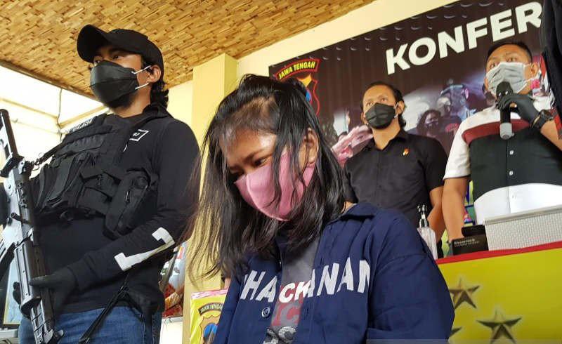 Wanita Cantik Ini Bius Sopir Mobil Rental, Modus Beri Minum Dicampur Obat Tetes Mata