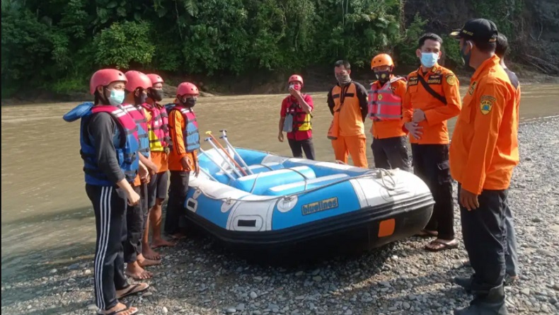 Warga Hilang di Pantai Pantul Langkat Belum Ditemukan, Tim SAR Lanjutkan Pencarian