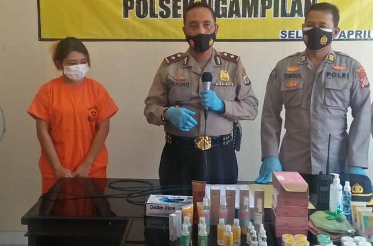 title Beli Produk Kecantikan dengan Bukti Transfer Palsu, Gadis Cantik Ditangkap Polisi Beli Produk Kecantikan dengan Bukti Transfer Palsu, Gadis Cantik Ditangkap Polisi
