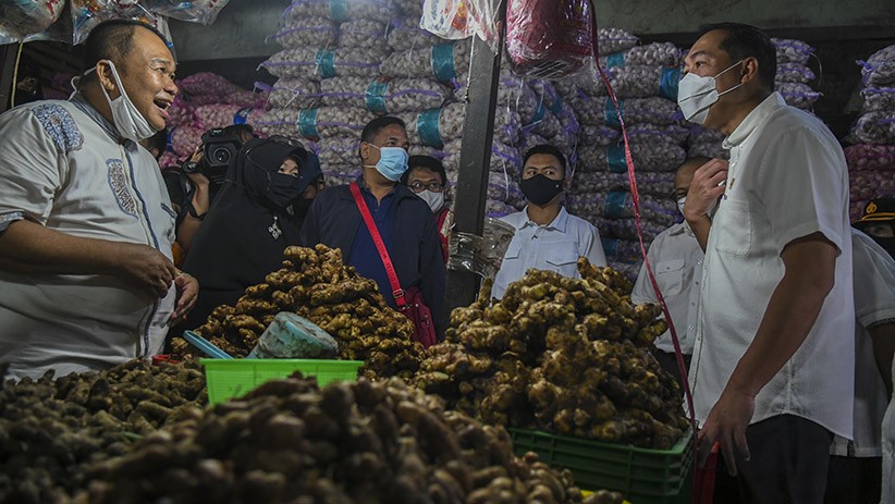 Mendag M Lutfi Cek Harga Pangan di Pasar Induk Kramat Jati - Bagian 3