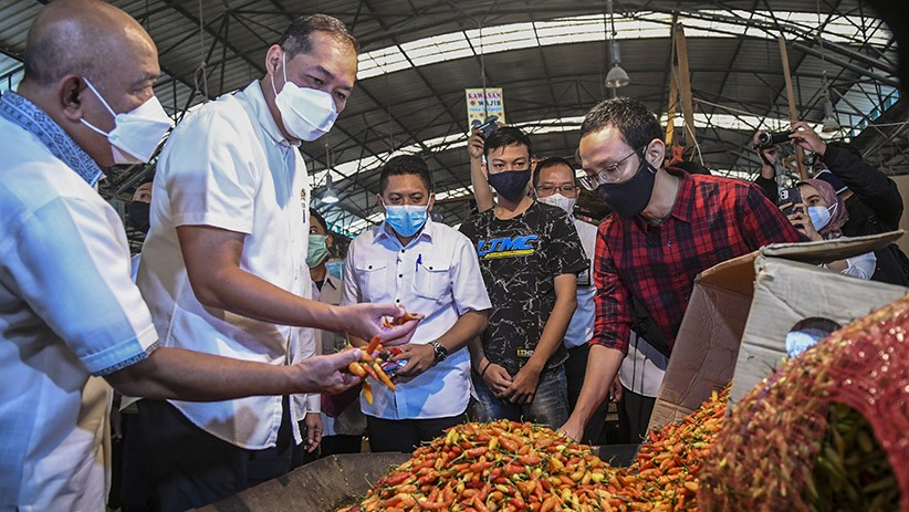 Mendag M Lutfi Cek Harga Pangan di Pasar Induk Kramat Jati - Bagian 2