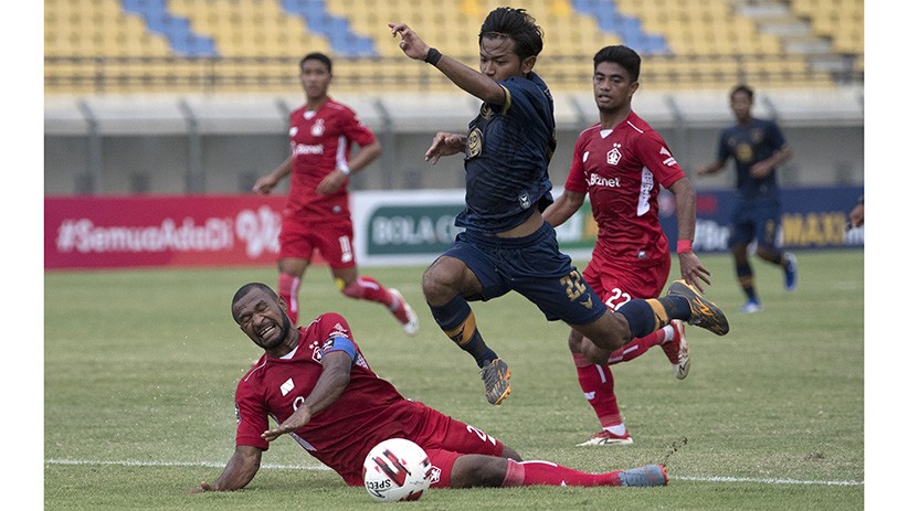 Persik Kediri Vs Persela Lamongan Sama Kuat, Skor Akhir 2-2 - Bagian 1