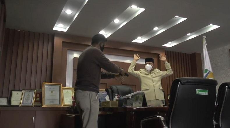 title Bupati Disandera Teroris, Pasukan Khusus Gegana Brimob Polda Aceh Unjuk Gigi Bupati Disandera Teroris, Pasukan Khusus Gegana Brimob Polda Aceh Unjuk Gigi