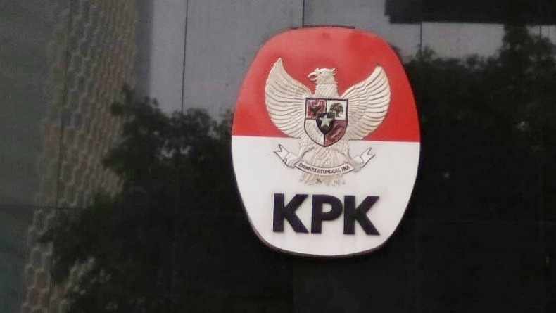 title KPK Amankan 10 Orang saat OTT di Nganjuk, Sejumlah Uang Disita KPK Amankan 10 Orang saat OTT di Nganjuk, Sejumlah Uang Disita