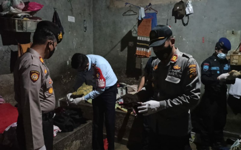 Napi Rutan Baturaja Miliki Benda Tajam dan Tisu Magic, Untuk Apa?