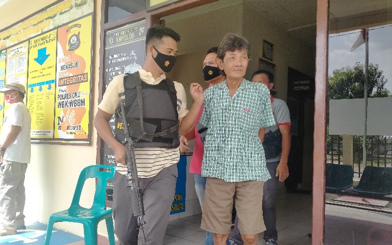 Cari Nafkah dengan Cara Salah, Pria Ini Ditangkap saat Layani Pelanggan Bersama Anak