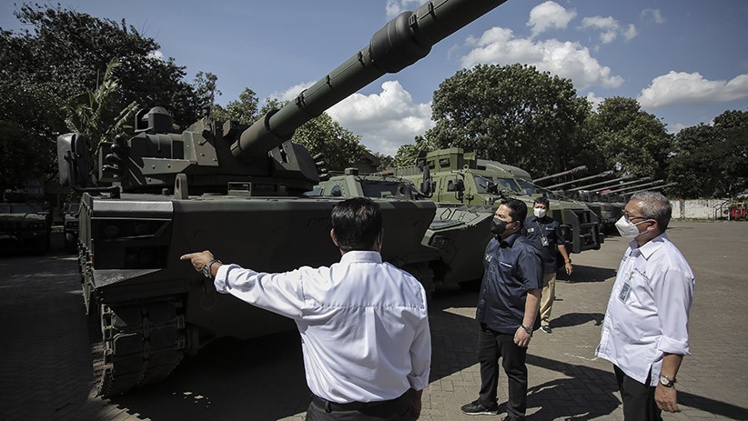 Erick Thohir Cek Tank, Senjata hingga Motor Listrik Buatan Pindad - Bagian 3