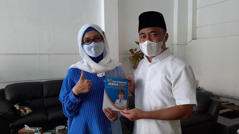 Ketua DPW PAN Jawa Barat Desy Ratnasari Buka Peluncuran Buku Deni Sagara