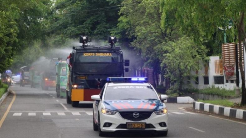 Tekan Penyebaran Covid, Polda Aceh Sterilkan Sejumlah Ruas Jalan 