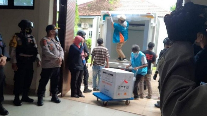 18.000 Vial Vaksin Covid untuk Sulsel Tiba di Makassar