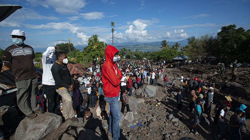 Ribuan Warga Sambut Presiden Jokowi di Ile Boleng, Banyak Ibu-Ibu Pingsan - Bagian 4