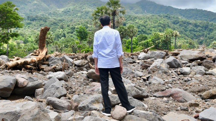 Presiden Jokowi Kunjungi Lokasi Bencana di Desa Amakaka NTT - Bagian 3