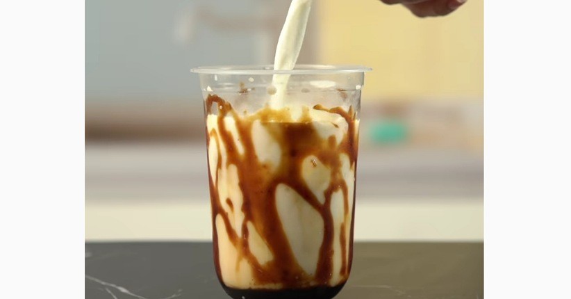 Lagi Hits Brown Sugar Milk Kemasan Botol, Rasanya Unik