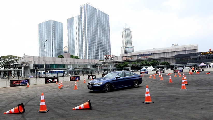 Tampilan Keren BMW 520i M Sport, Dibanderol Rp1,1 Miliar - Bagian 6