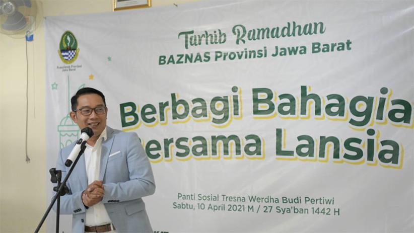 Momen Keakraban Ridwan Kamil bersama Para Lansia - Bagian 3