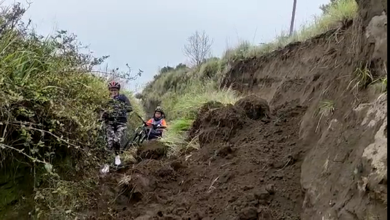 Tebing di Lereng Bromo Longsor akibat Gempa Magnitudo 6,7, Rumah Warga Rusak