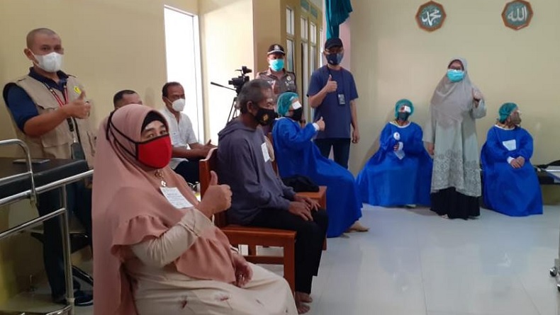 title Iyos Rosidah Bisa Kembali Melihat Normal Berkat Operasi Katarak Gratis MNC Peduli Iyos Rosidah Bisa Kembali Melihat Normal Berkat Operasi Katarak Gratis MNC Peduli