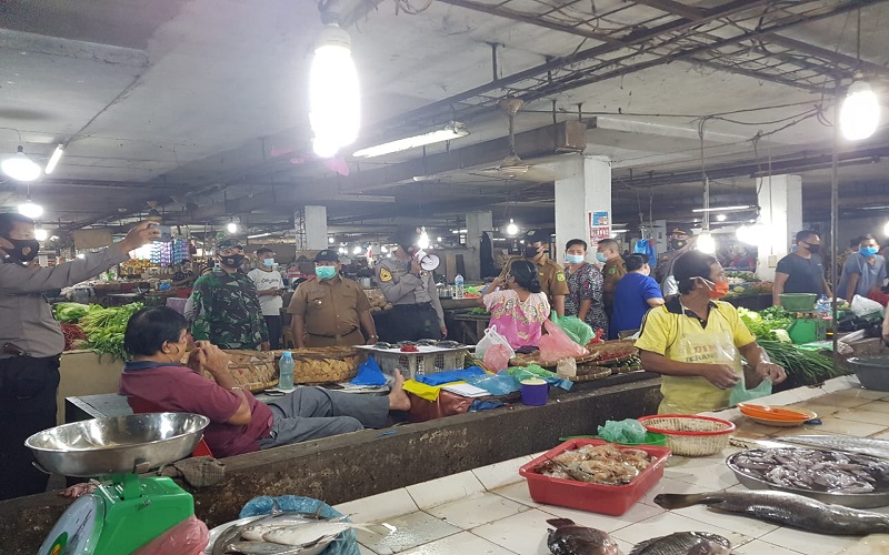 Sosialisasikan Prokes Covid-19, Taruna Satlat Kijang Latsitardanus XLI Turun ke Pasar Petisah Medan