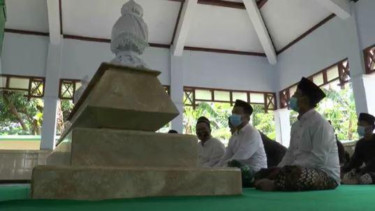 Jelang Ramadan, Elemen Masyarakat di Kendal Safari Ziarah ke Makam Auliya