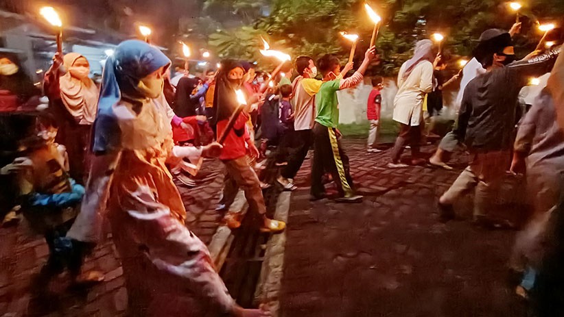 Anak-Anak Depok Pawai Obor Menyambut Ramadan dengan Protokol Kesehatan - Bagian 4