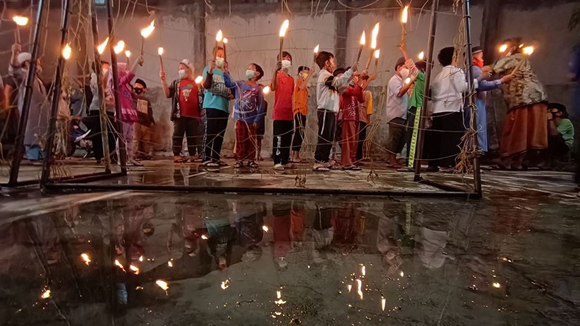 Anak-Anak Depok Pawai Obor Menyambut Ramadan dengan Protokol Kesehatan - Bagian 2