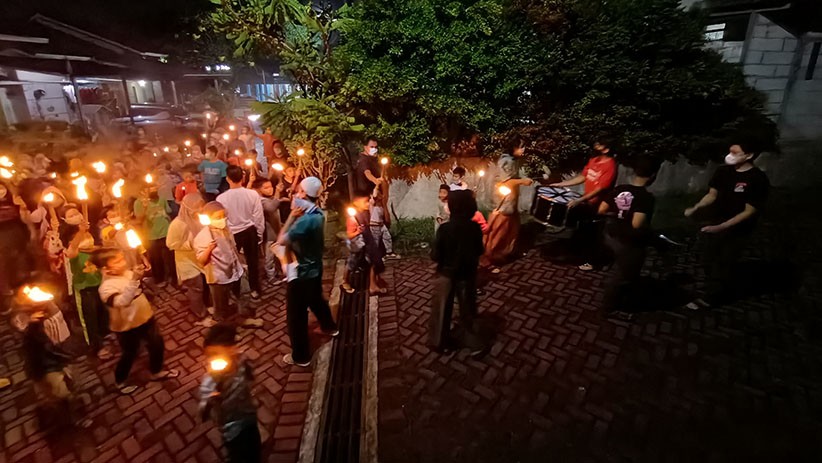 Anak-Anak Depok Pawai Obor Menyambut Ramadan dengan Protokol Kesehatan - Bagian 1