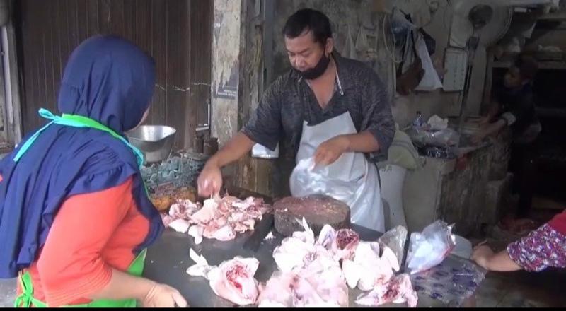 Harga Ayam Potong dan Telur di Pasar Tegal Melonjak, Pembeli Mengeluh
