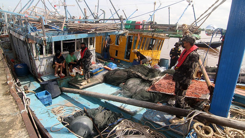 Curi Ikan di Laut Natuna, 5 Kapal Ilegal Berbendera Vietnam Ditangkap - Bagian 2