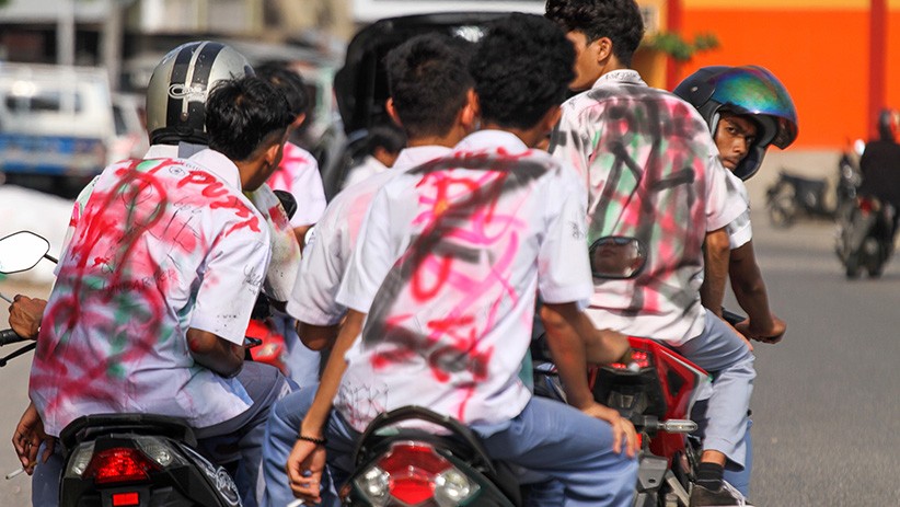 Pelajar Konvoi dan Coret-Coret Seragam meski Belum Ada Pengumuman Kelulusan - Bagian 1