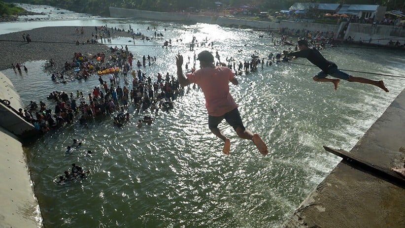 Tradisi Balimau, Mandi bersama Keluarga di Cek Dam Koto Tuo Padang - Bagian 2
