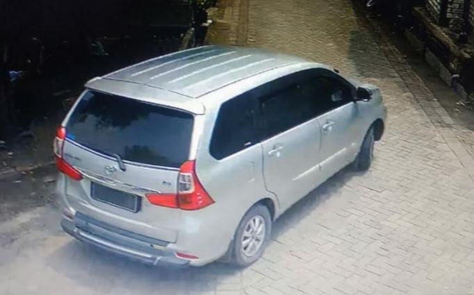 title Pulang Salat Dzuhur, Nenek di Gresik Dirampok 3 Pria lalu Disekap di Mobil Pulang Salat Dzuhur, Nenek di Gresik Dirampok 3 Pria lalu Disekap di Mobil