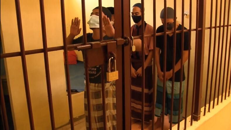 Inspiratif, Polisi Ajarkan Tahanan Mengaji hingga Sumbangkan Gaji Bantu Warga