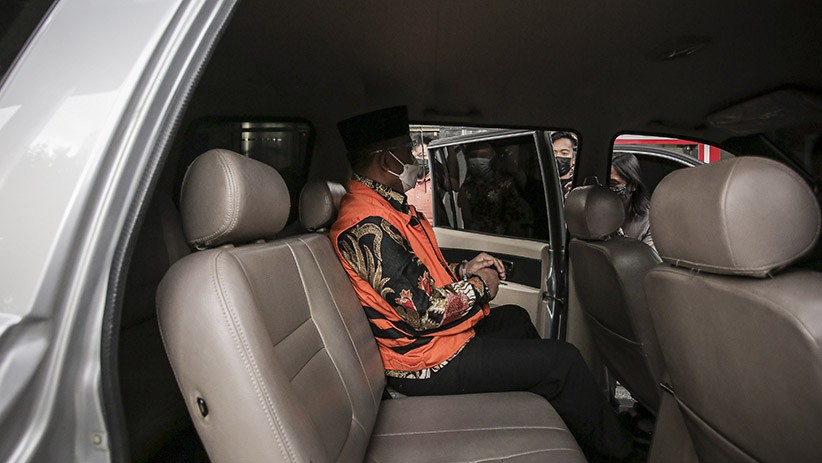 KPK Perpanjang Masa Tahanan Juarsah - Bagian 2