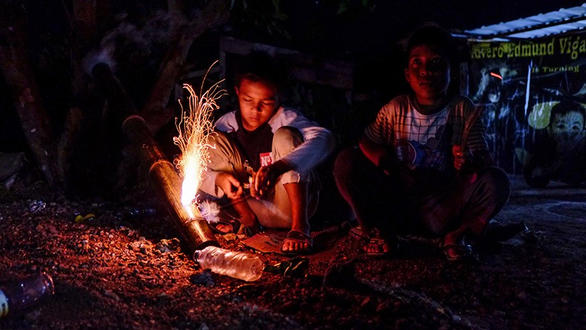 Bermain Meriam Bambu Mengisi Waktu Bulan Ramadan - Bagian 2