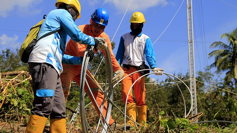 Pemulihan Jaringan Listrik Pulau Timor NTT yang Rusak Diterjang Siklon Seroja - Bagian 3