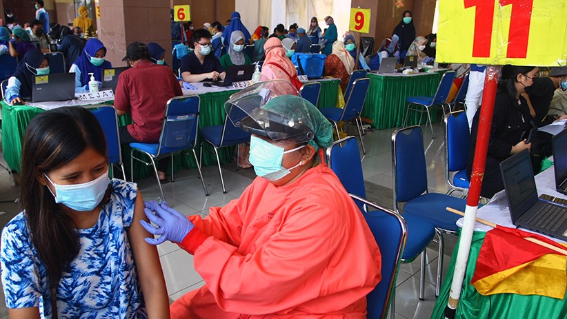 Vaksinasi Covid-19 Selama Ramadan Terus Berjalan - Bagian 1