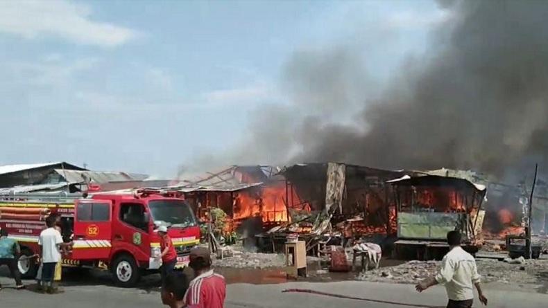 10 Rumah Ludes Terbakar di Medan, Api Diduga dari Kulkas yang Meledak