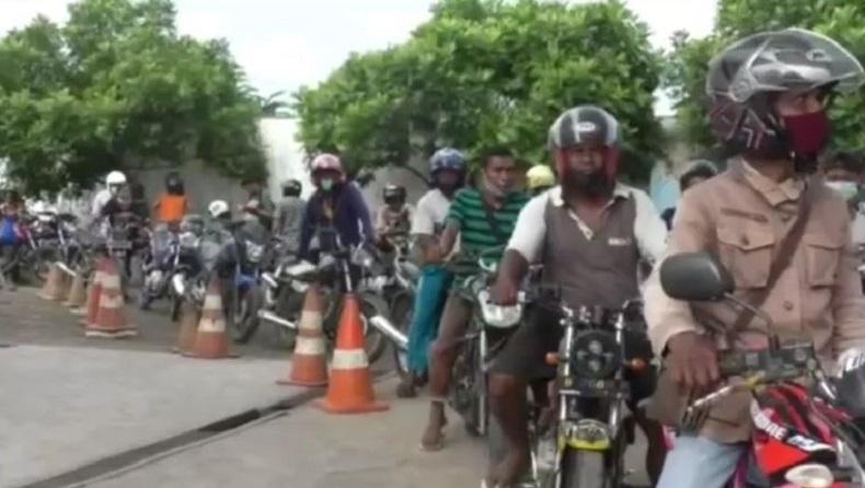 BBM Langka di Lembata, Warga Harus Antre sejak Malam di SPBU