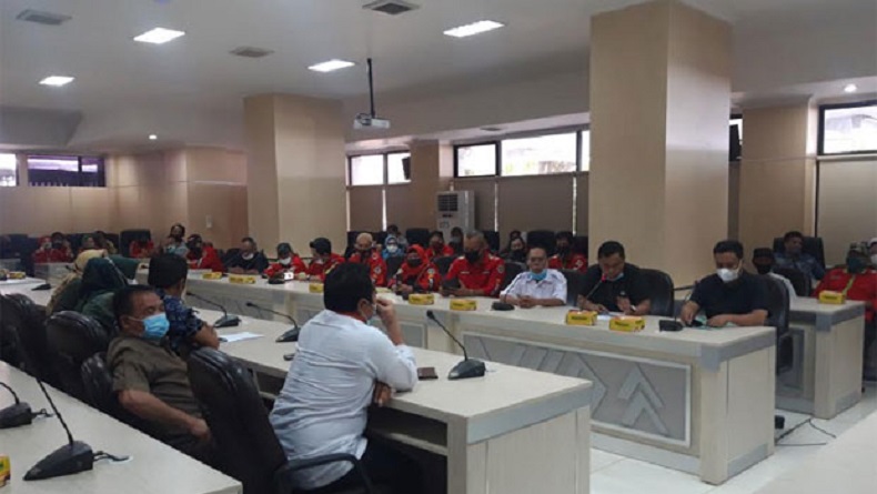 Ketua RT dan RW di Makassar Curhat ke Dewan Menolak Kebijakan Danny Pomanto