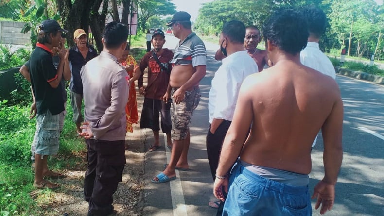 title Gegara Dituduh Curi Ampas Tahu, Ayah dan Anak Tikam Tukang Parkir Gegara Dituduh Curi Ampas Tahu, Ayah dan Anak Tikam Tukang Parkir